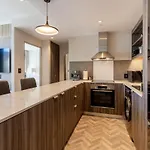 Foreshore Place Elegant Studio In Cbd