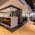 Foreshore Place Elegant Studio In Cbd