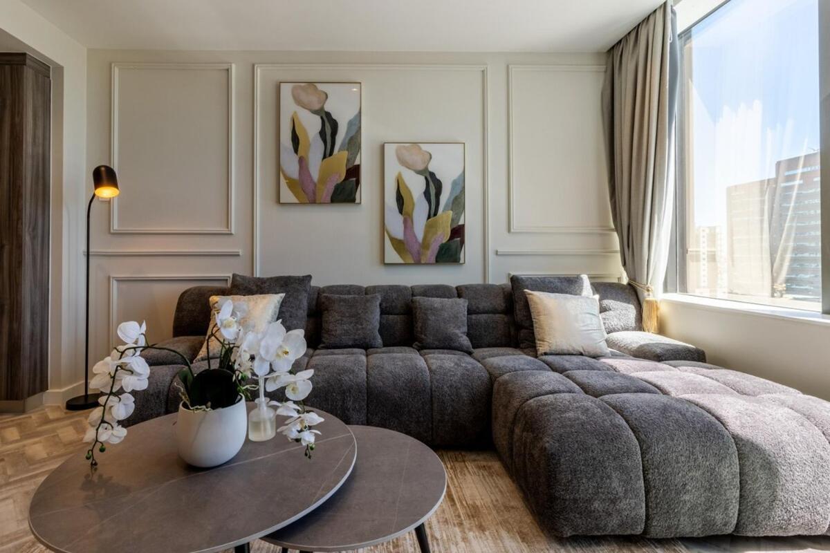 Foreshore Place Elegant In Cbd Apartment *