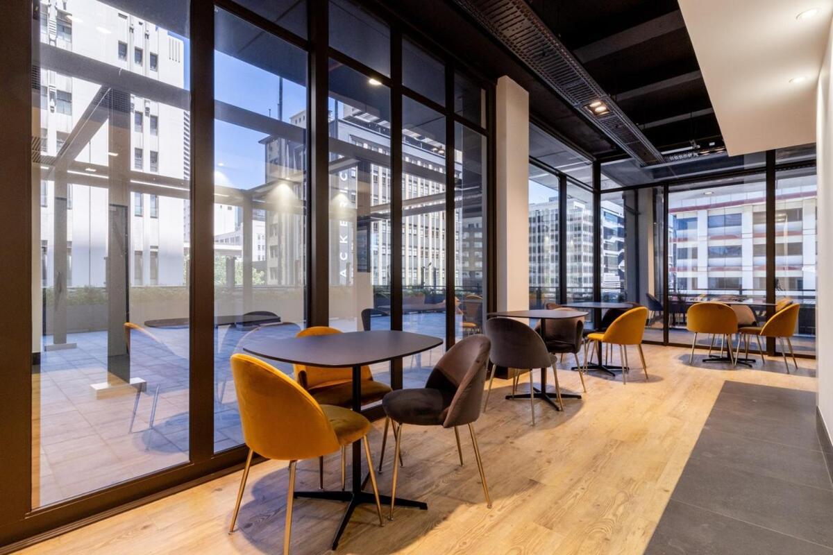Foreshore Place Elegant In Cbd *
